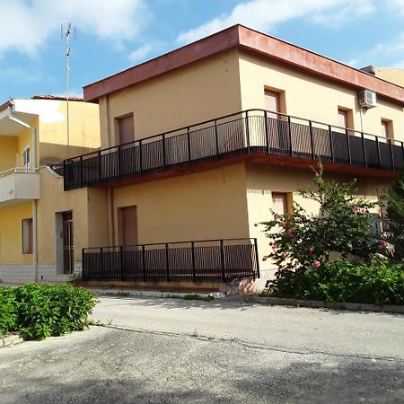 Elimo Affittacamere - Casa Vacanze Di Scardino Leonardo Poggioreale Exterior foto